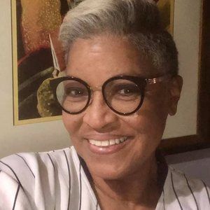 Meet your Posher, Vivian